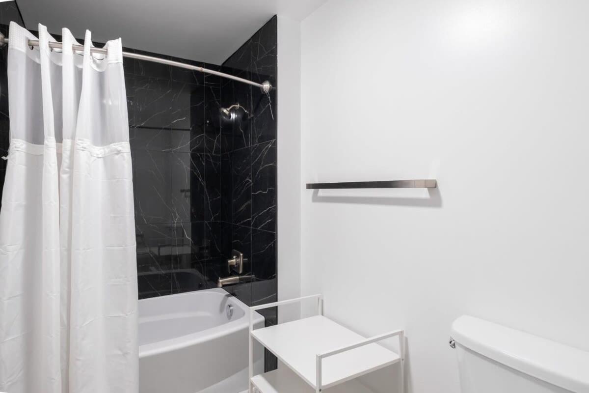 3Br Modern Downtown Apartment With Gym & Office Charlotte Extérieur photo